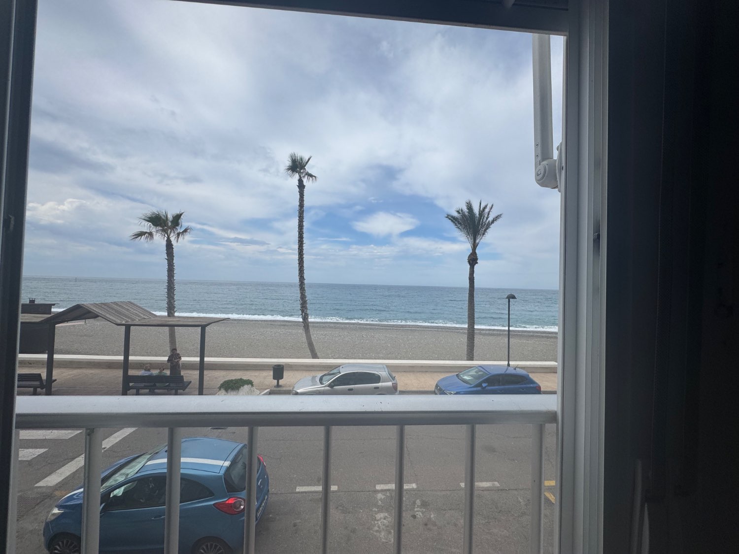 Se vende un piso amueblado en primera línea de palya torre nueva costa granada