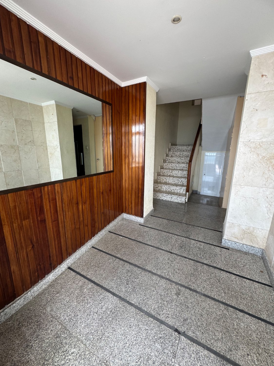 Se vende un piso amueblado en primera línea de palya torre nueva costa granada