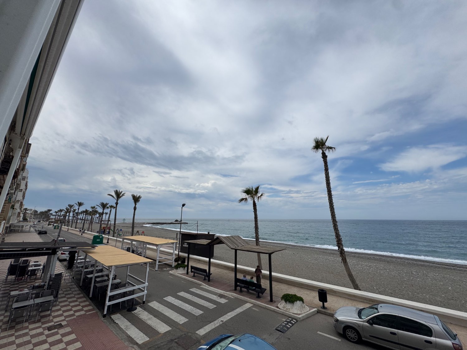 Se vende un piso amueblado en primera línea de palya torre nueva costa granada