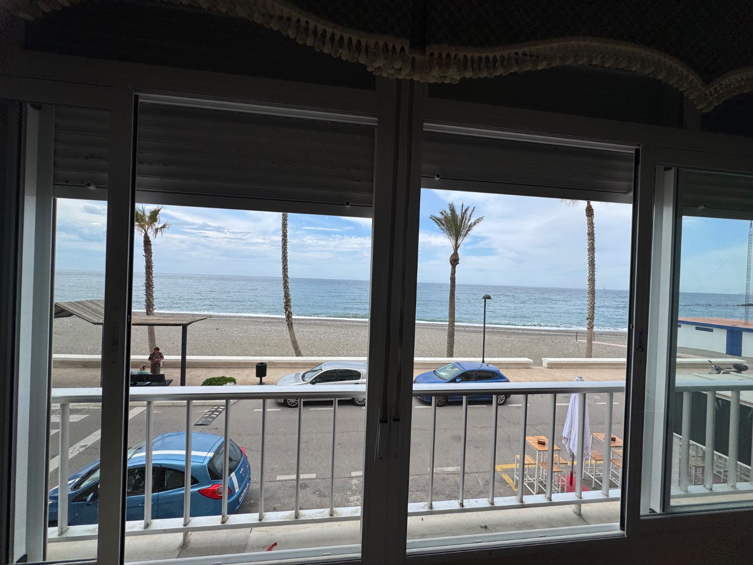 Se vende un piso amueblado en primera línea de palya torre nueva costa granada