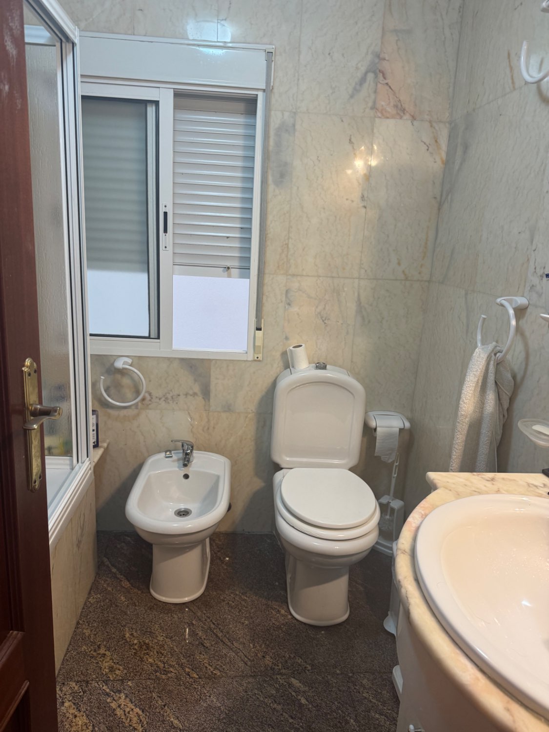Se vende un piso amueblado en primera línea de palya torre nueva costa granada