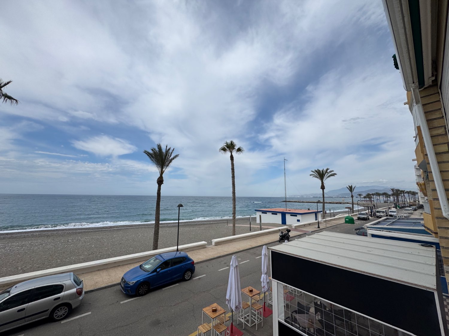 Se vende un piso amueblado en primera línea de palya torre nueva costa granada