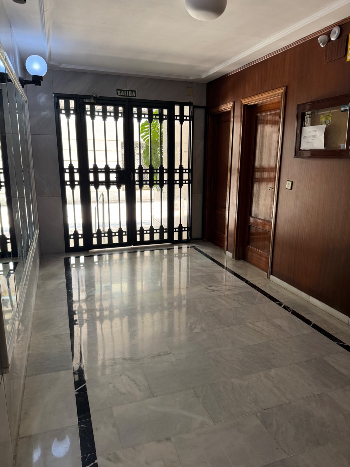 Se vende un piso en Almuñécar con opción de cochera