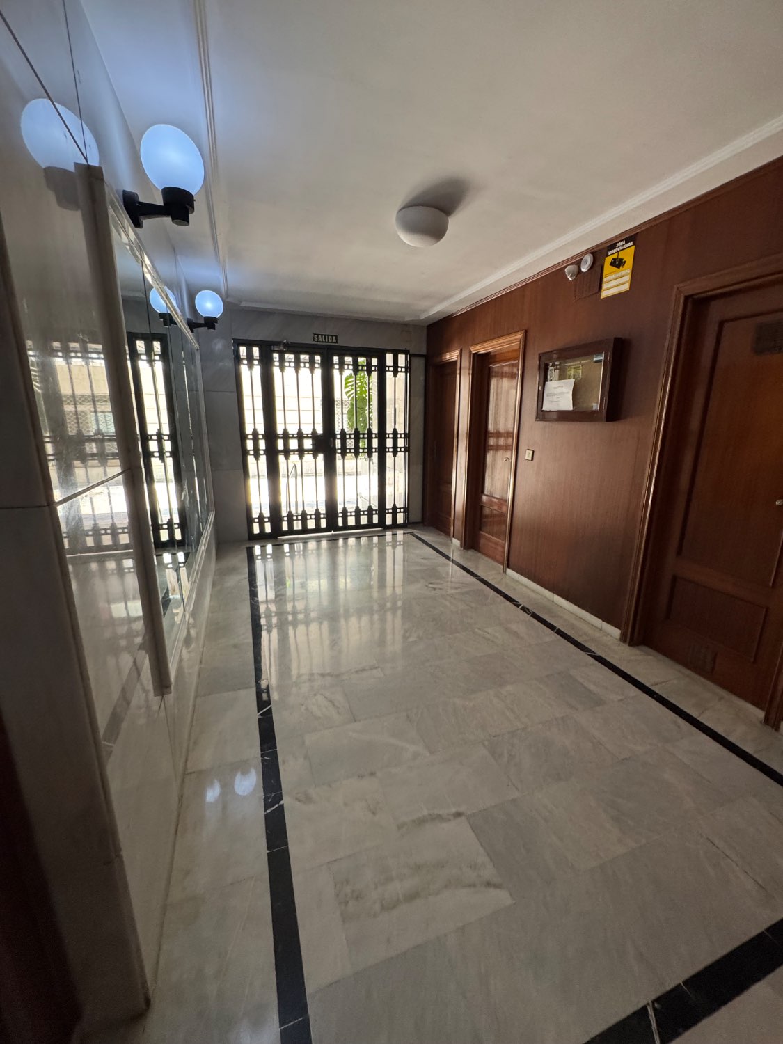 Se vende un piso en Almuñécar con opción de cochera