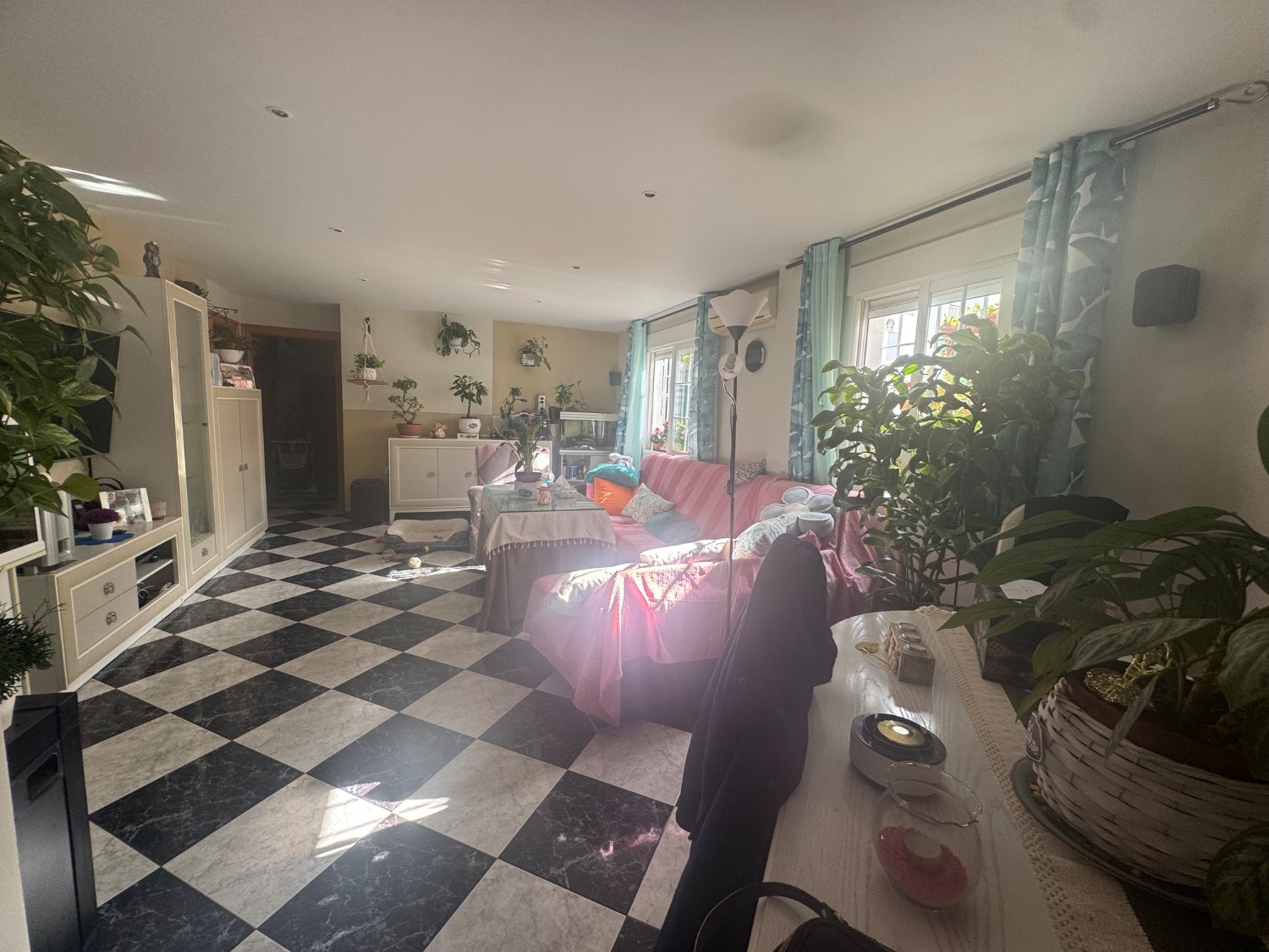 Se vende una casa en zona norte de Motril