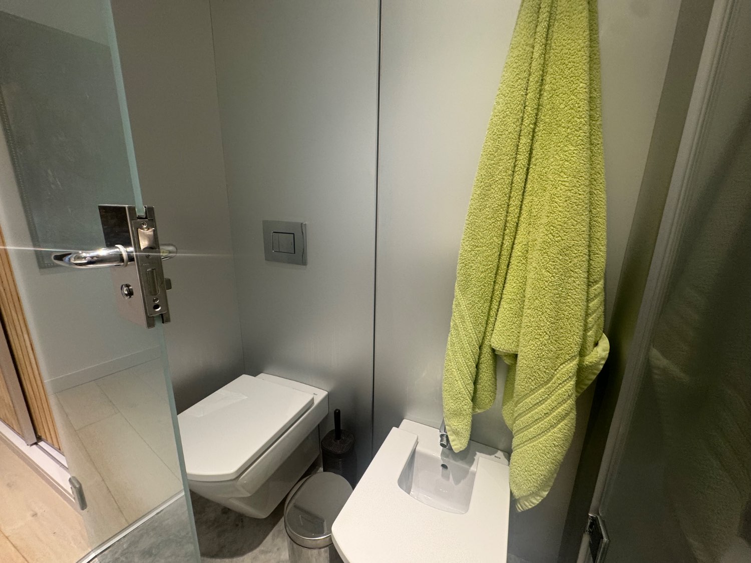 Se vende un piso en calahonda granada