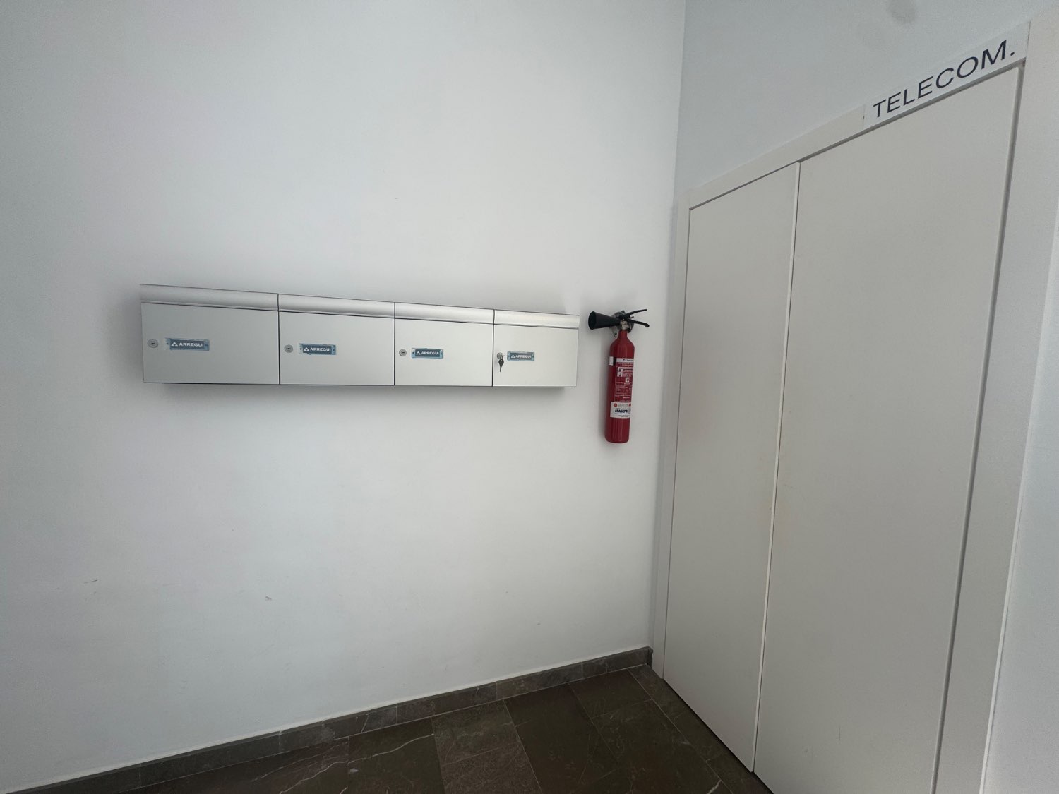 Se vende un piso en calahonda granada