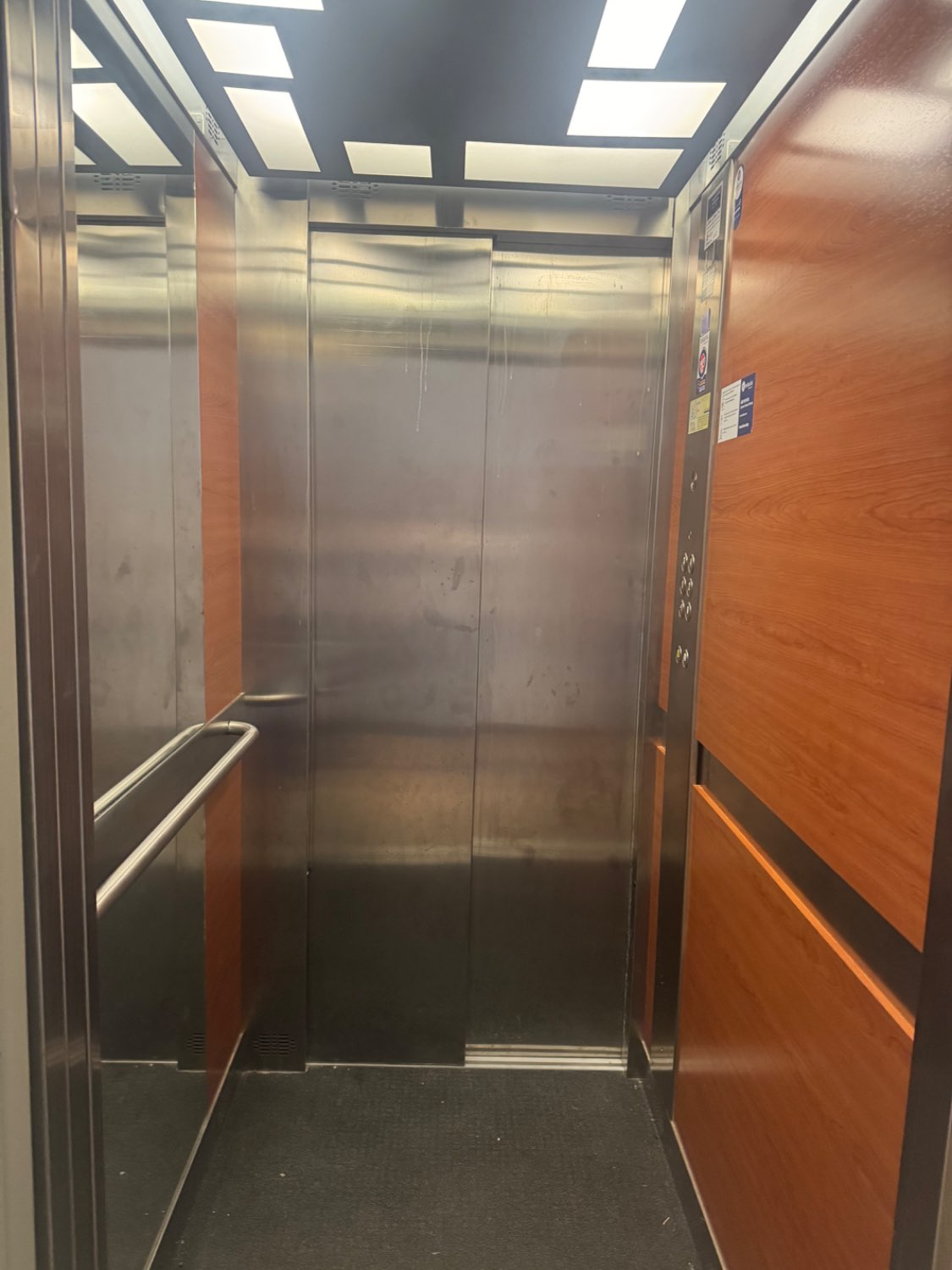 Se vende un piso en calahonda granada