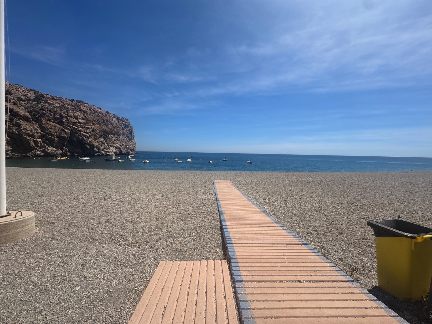 Se vende un piso en calahonda granada