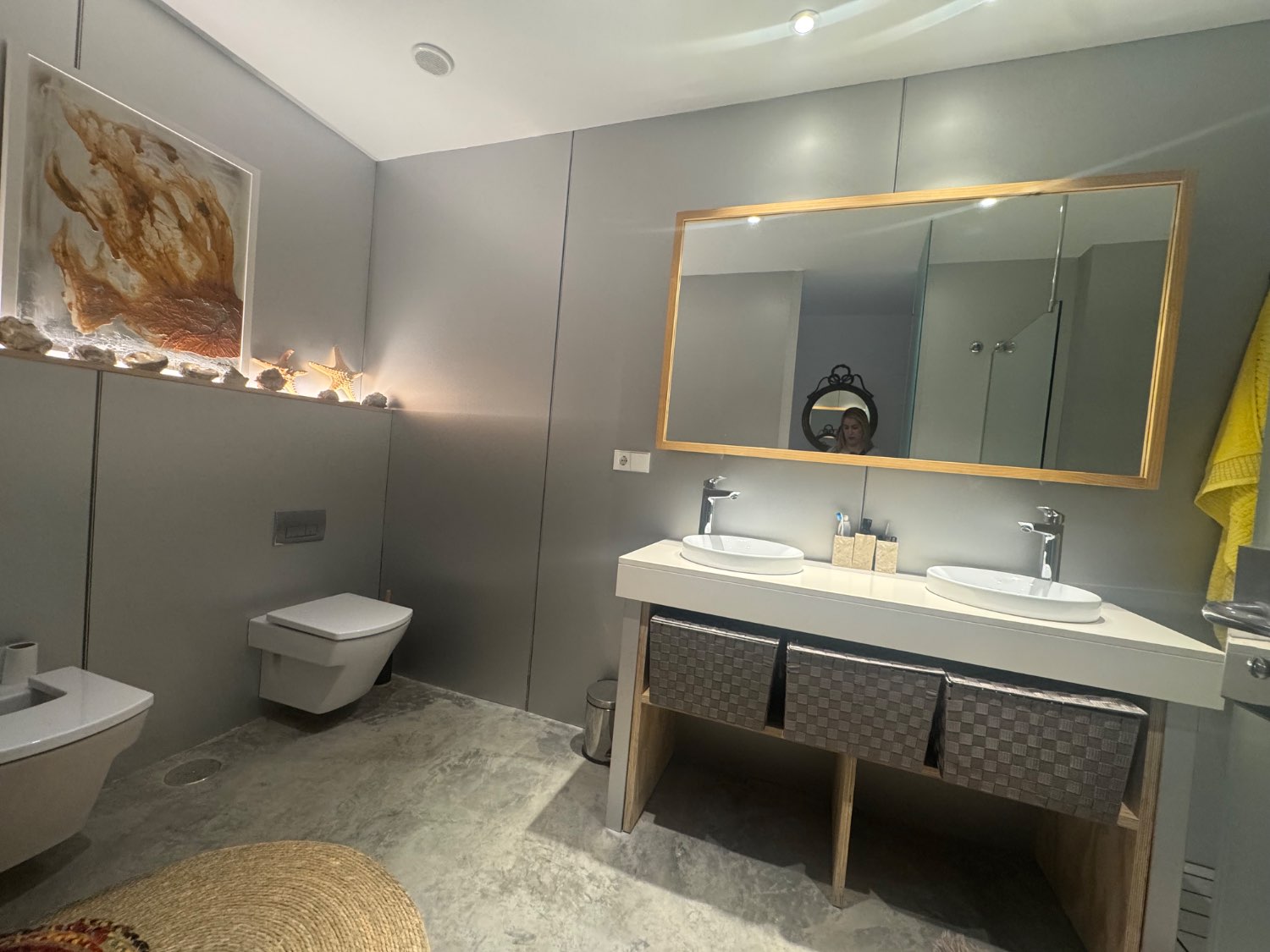 Se vende un piso en calahonda granada