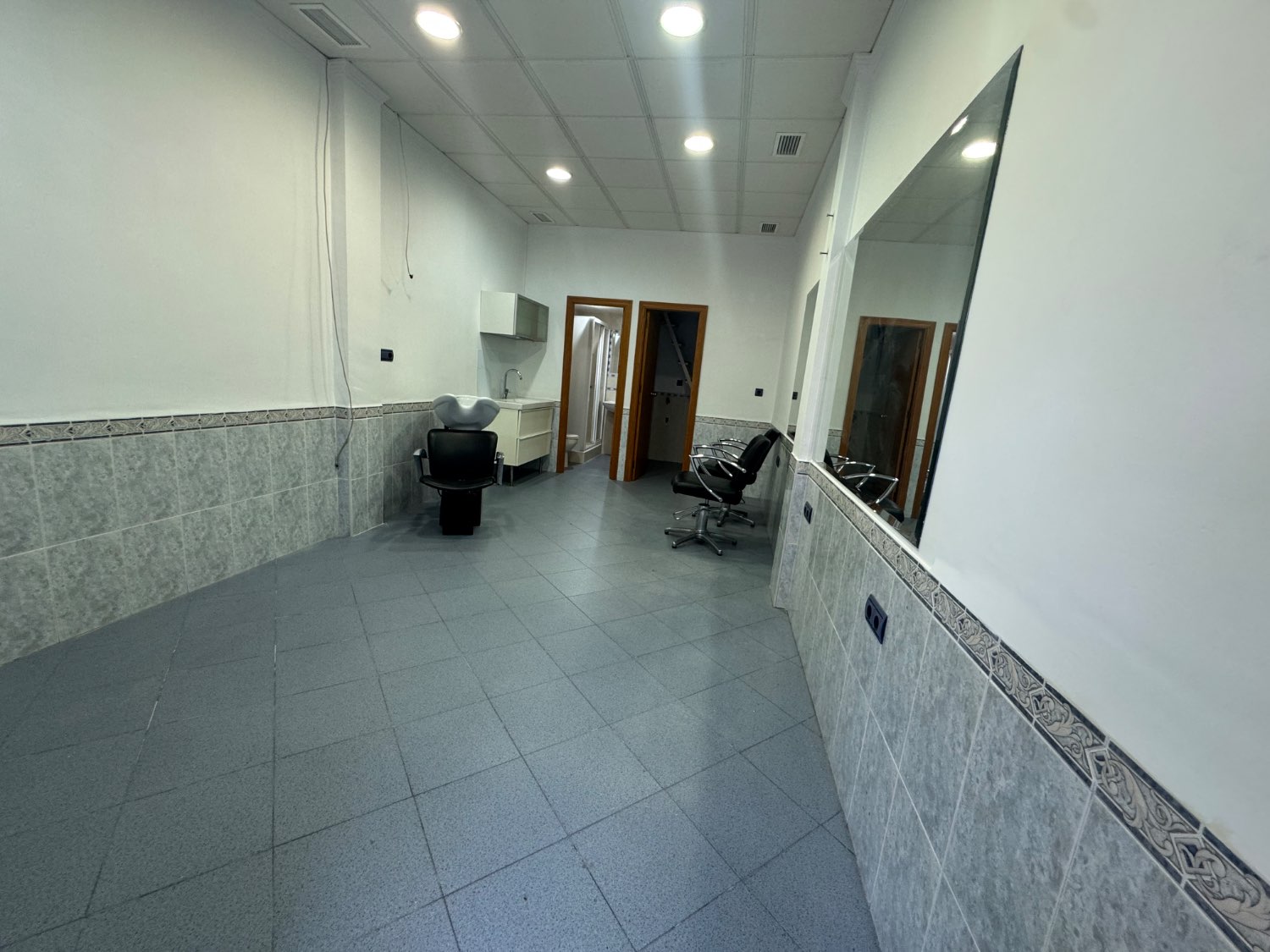 Hairdresser for sale in Motril pueblo