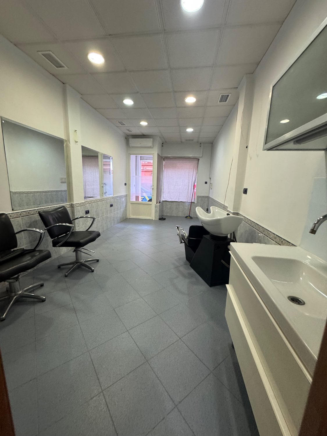 Hairdresser for sale in Motril pueblo