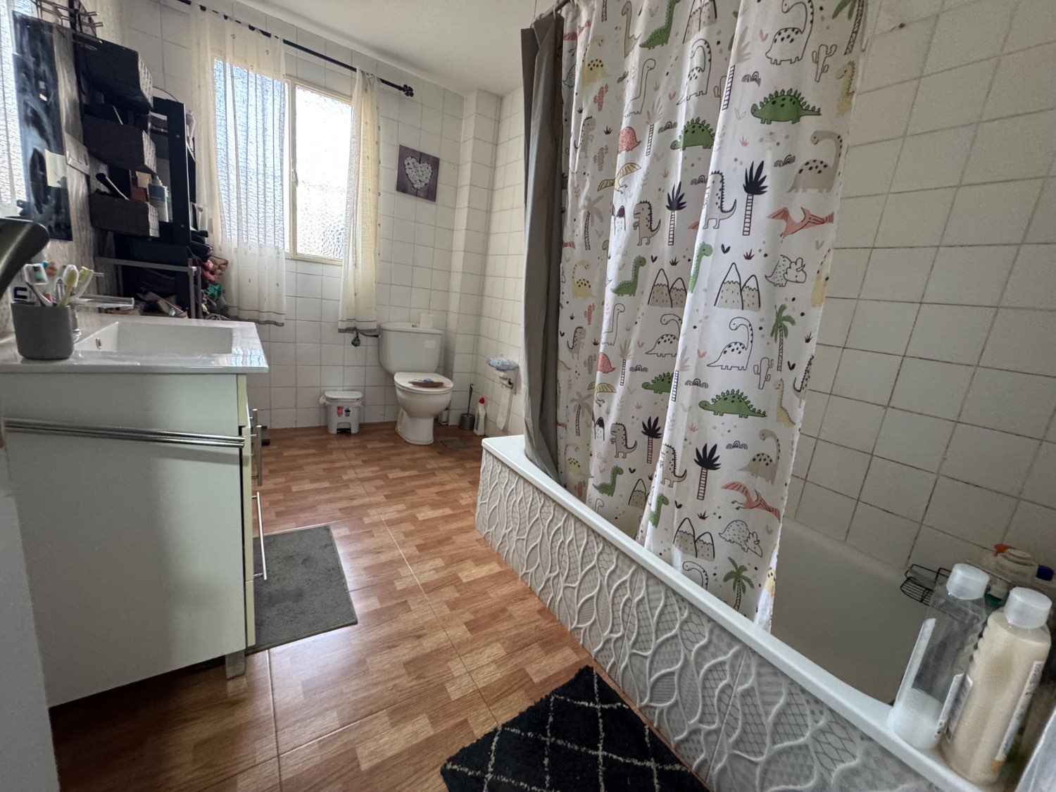 Se vende un piso con terraza privada en calle ancha Motril Granada