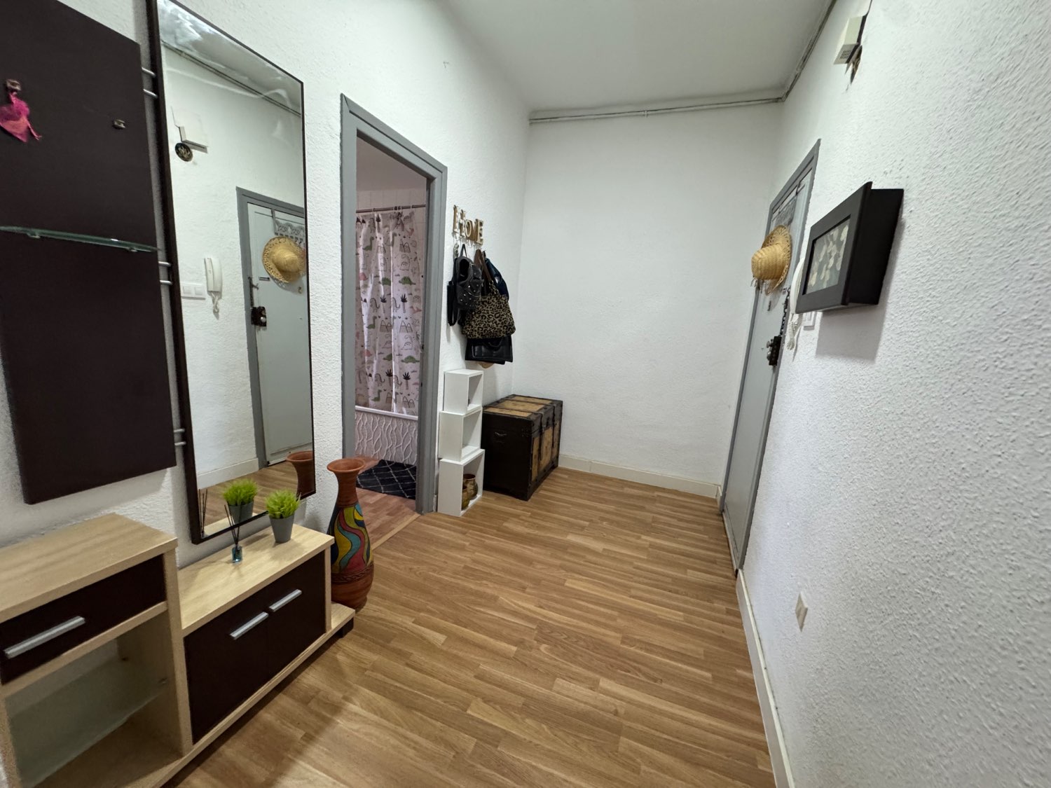 Se vende un piso con terraza privada en calle ancha Motril Granada
