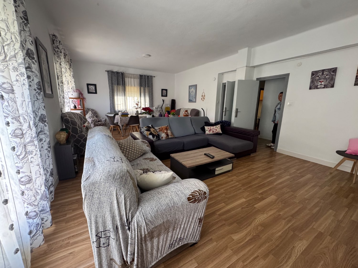 Se vende un piso con terraza privada en calle ancha Motril Granada