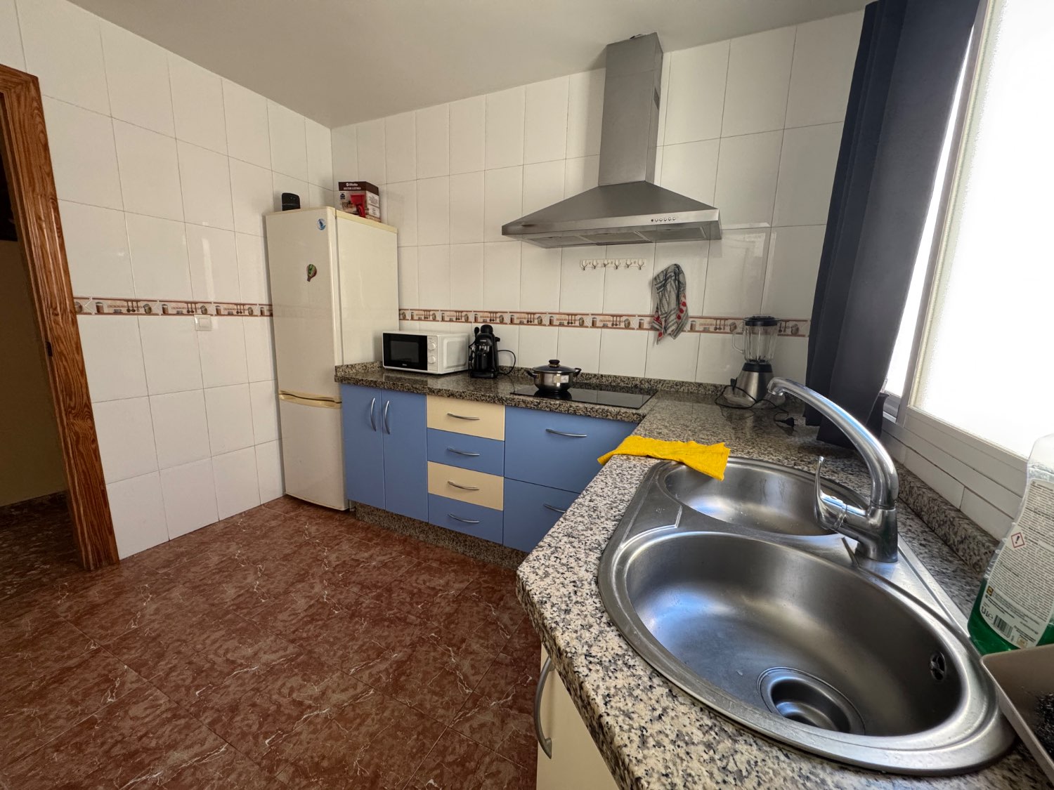 Se vende un piso en santa Adela Motril playa poniente