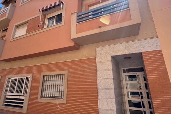 Se vende un piso en santa Adela Motril playa poniente